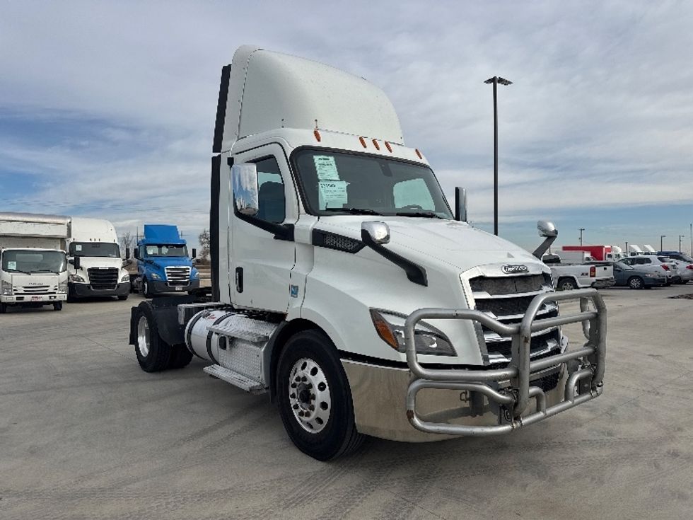 Day Cab Tractor-Heavy Duty Tractors-Freightliner-2019-T11642ST-Greeley-CO-184,519\n\t\tmiles-$ 47,250 - Image 1