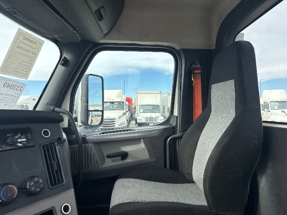 Day Cab Tractor-Heavy Duty Tractors-Freightliner-2019-T11642ST-Greeley-CO-184,519\n\t\tmiles-$ 47,250 - Image 10