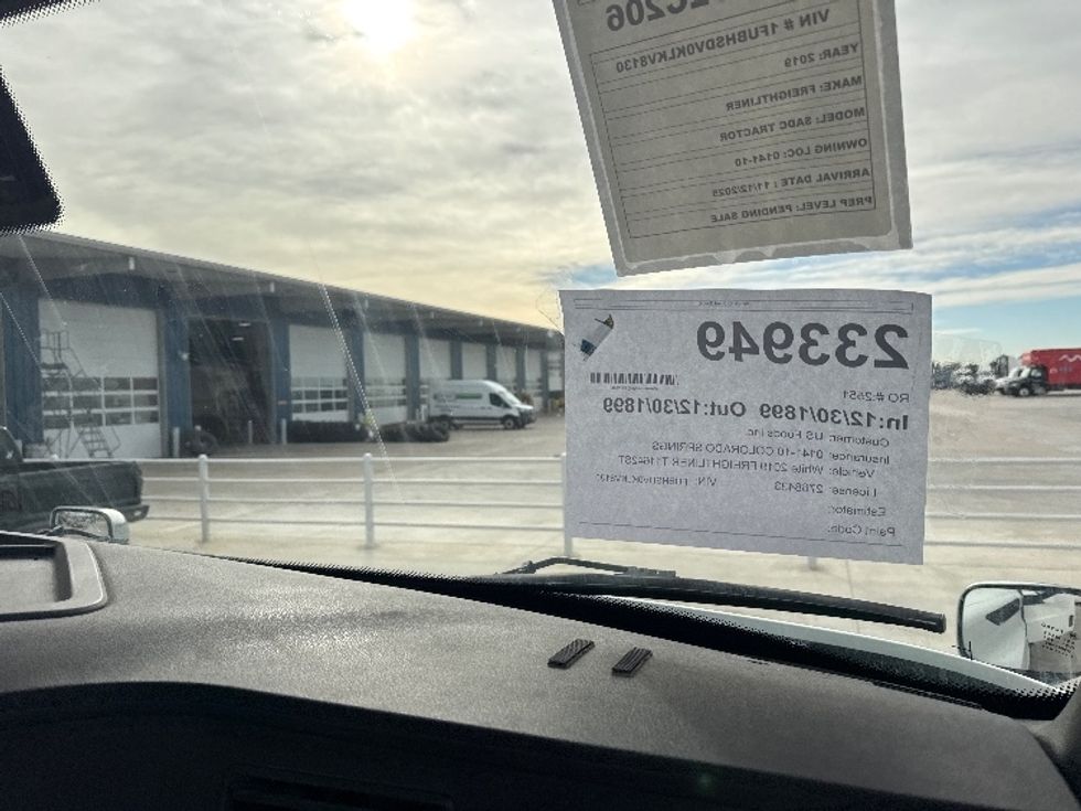 Day Cab Tractor-Heavy Duty Tractors-Freightliner-2019-T11642ST-Greeley-CO-184,519\n\t\tmiles-$ 47,250 - Image 13