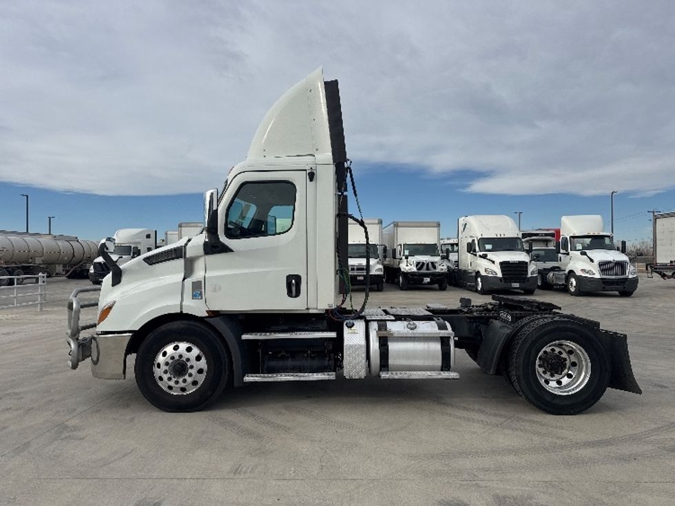 Day Cab Tractor-Heavy Duty Tractors-Freightliner-2019-T11642ST-Greeley-CO-184,519\n\t\tmiles-$ 47,250 - Image 4