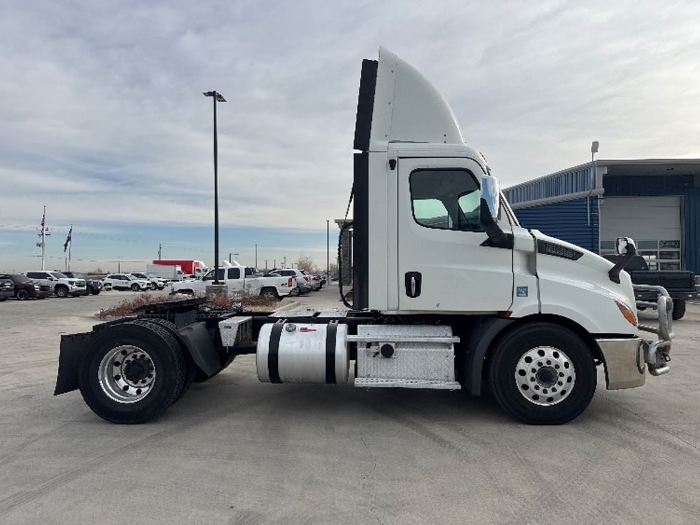 Day Cab Tractor-Heavy Duty Tractors-Freightliner-2019-T11642ST-Greeley-CO-184,519\n\t\tmiles-$ 47,250 - Image 8