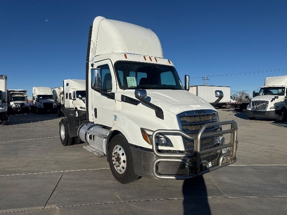 Day Cab Tractor-Heavy Duty Tractors-Freightliner-2019-T11642ST-Greeley-CO-201,998\n\t\tmiles-$ 46,250 - Image 1
