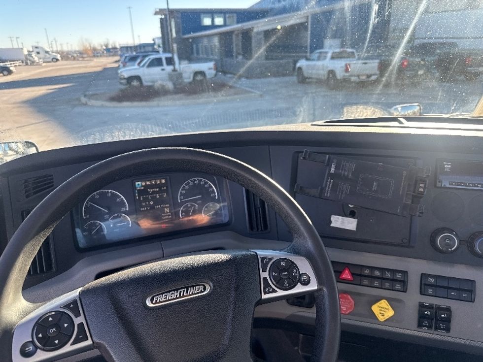 Day Cab Tractor-Heavy Duty Tractors-Freightliner-2019-T11642ST-Greeley-CO-201,998\n\t\tmiles-$ 46,250 - Image 11