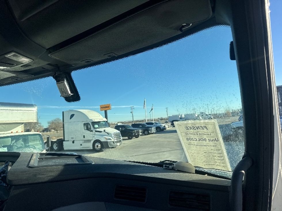 Day Cab Tractor-Heavy Duty Tractors-Freightliner-2019-T11642ST-Greeley-CO-201,998\n\t\tmiles-$ 46,250 - Image 13