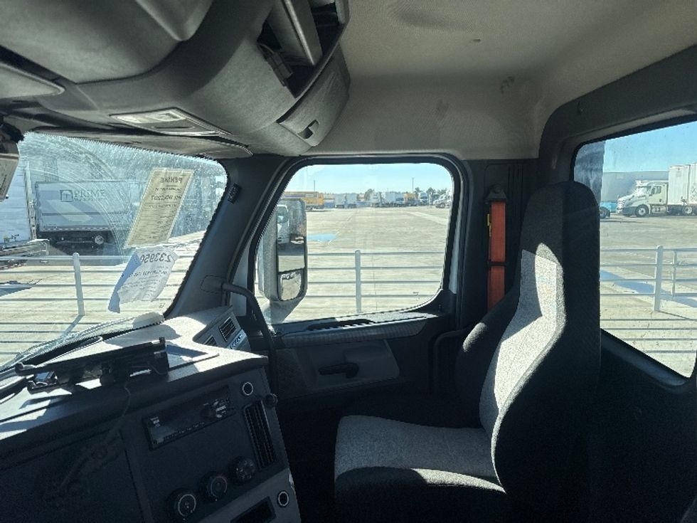 Day Cab Tractor-Heavy Duty Tractors-Freightliner-2019-T11642ST-Greeley-CO-210,081\n\t\tmiles-$ 45,750 - Image 10