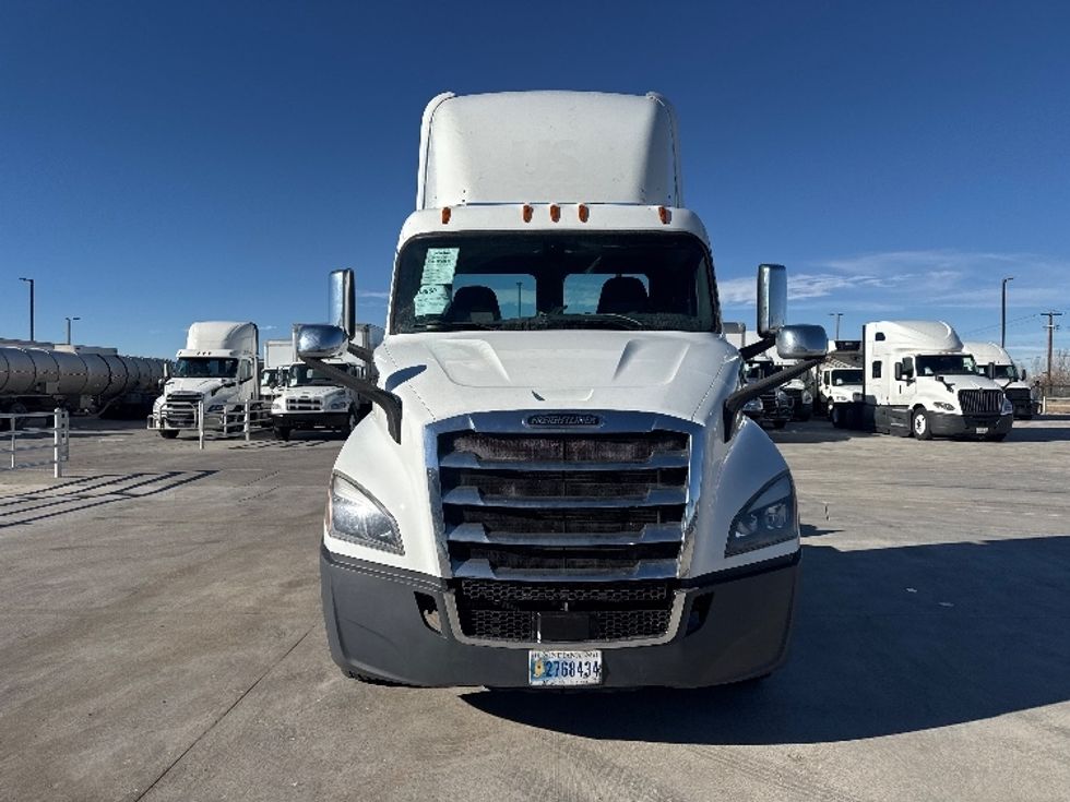 Day Cab Tractor-Heavy Duty Tractors-Freightliner-2019-T11642ST-Greeley-CO-210,081\n\t\tmiles-$ 45,750 - Image 2
