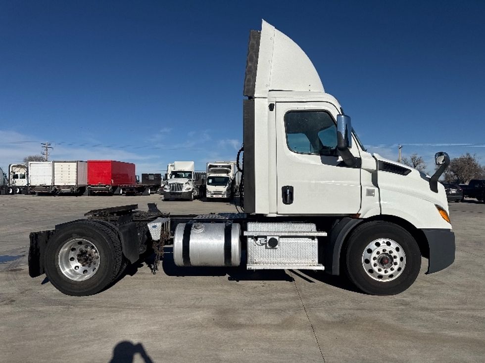 Day Cab Tractor-Heavy Duty Tractors-Freightliner-2019-T11642ST-Greeley-CO-210,081\n\t\tmiles-$ 45,750 - Image 8