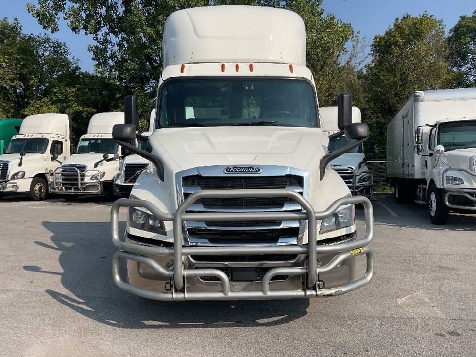 Day Cab Tractor-Heavy Duty Tractors-Freightliner-2019-T11642ST-Indianapolis-IN-440,971\n\t\tmiles-$ 42,250 - Image 2