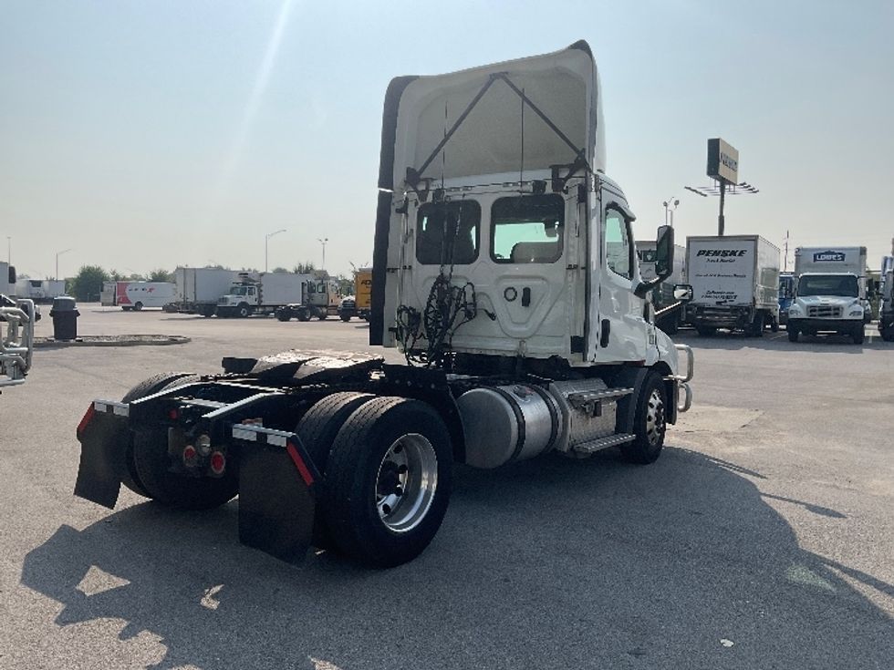 Day Cab Tractor-Heavy Duty Tractors-Freightliner-2019-T11642ST-Indianapolis-IN-440,971\n\t\tmiles-$ 42,250 - Image 7