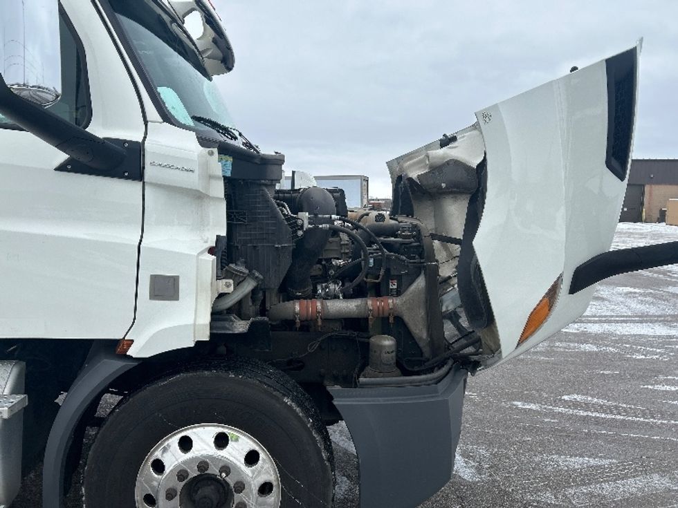 Day Cab Tractor-Heavy Duty Tractors-Freightliner-2019-T11642ST-Lansing-MI-245,758\n\t\tmiles-$ 38,000 - Image 15