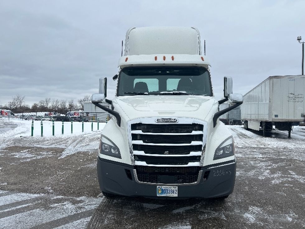 Day Cab Tractor-Heavy Duty Tractors-Freightliner-2019-T11642ST-Lansing-MI-245,758\n\t\tmiles-$ 38,000 - Image 2