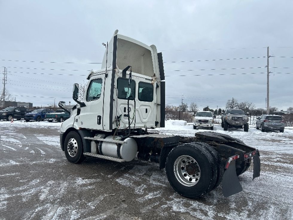 Day Cab Tractor-Heavy Duty Tractors-Freightliner-2019-T11642ST-Lansing-MI-245,758\n\t\tmiles-$ 38,000 - Image 5