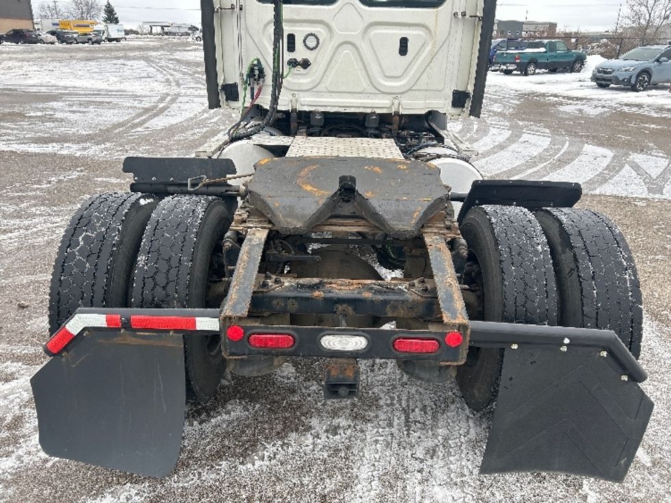 Day Cab Tractor-Heavy Duty Tractors-Freightliner-2019-T11642ST-Lansing-MI-245,758\n\t\tmiles-$ 38,000 - Image 6