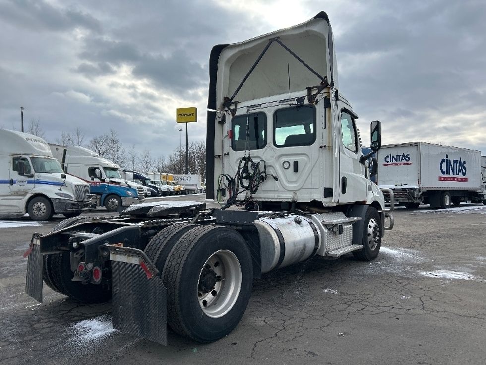 Day Cab Tractor-Heavy Duty Tractors-Freightliner-2019-T11642ST-Obetz-OH-595,397\n\t\tmiles-$ 27,250 - Image 7