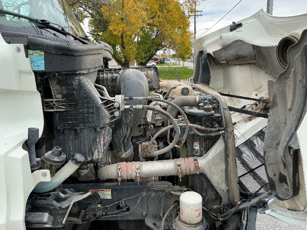 Day Cab Tractor-Heavy Duty Tractors-Freightliner-2019-T11642ST-Omaha-NE-425,215\n\t\tmiles-$ 27,750 - Image 15