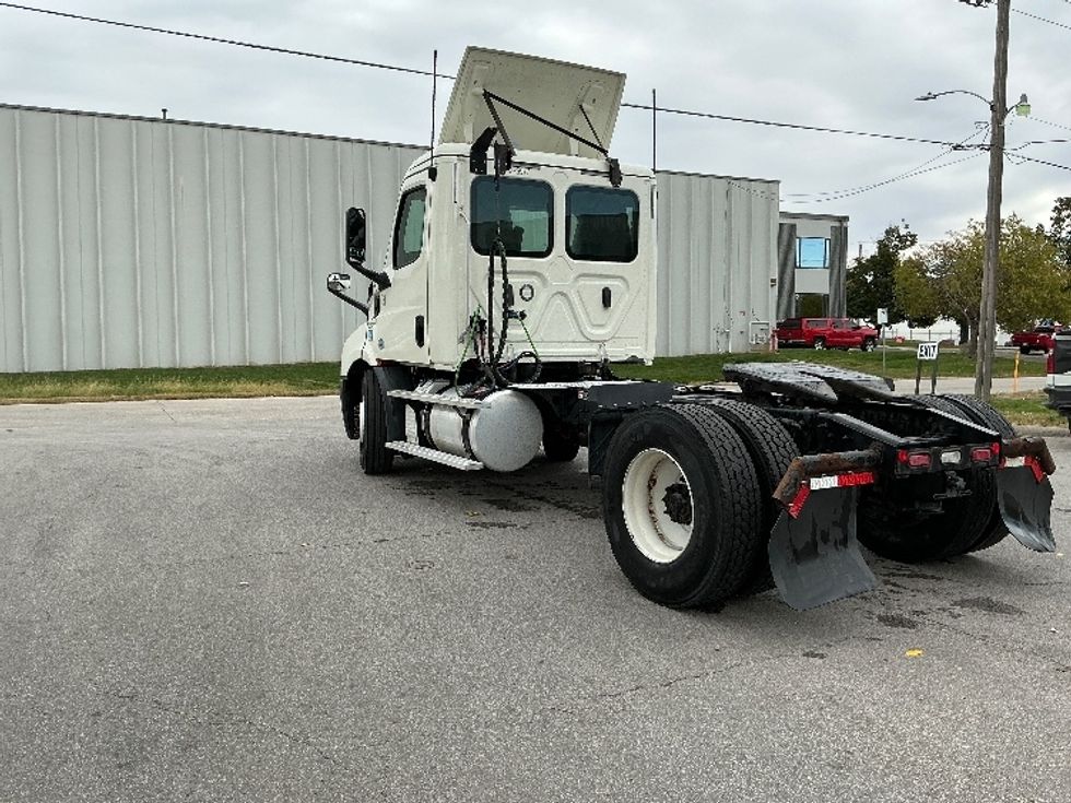Day Cab Tractor-Heavy Duty Tractors-Freightliner-2019-T11642ST-Omaha-NE-425,215\n\t\tmiles-$ 27,750 - Image 5