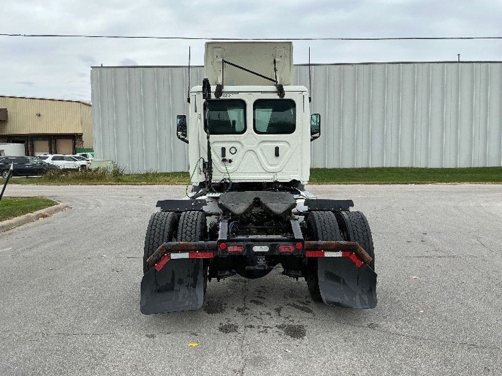 Day Cab Tractor-Heavy Duty Tractors-Freightliner-2019-T11642ST-Omaha-NE-425,215\n\t\tmiles-$ 27,750 - Image 6