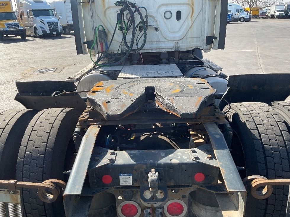 Day Cab Tractor-Heavy Duty Tractors-Freightliner-2019-T11642ST-Perrysburg-OH-763,781\n\t\tmiles-$ 23,000 - Image 6