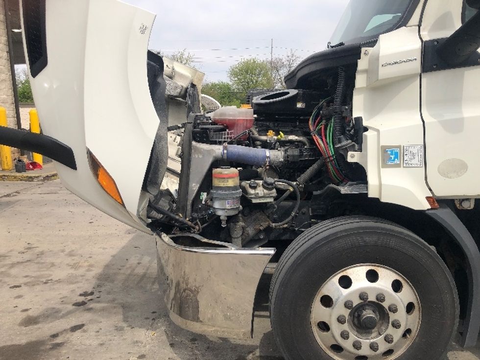 Day Cab Tractor-Heavy Duty Tractors-Freightliner-2019-T11642ST-Piqua-OH-733,714\n\t\tmiles-$ 23,000 - Image 16