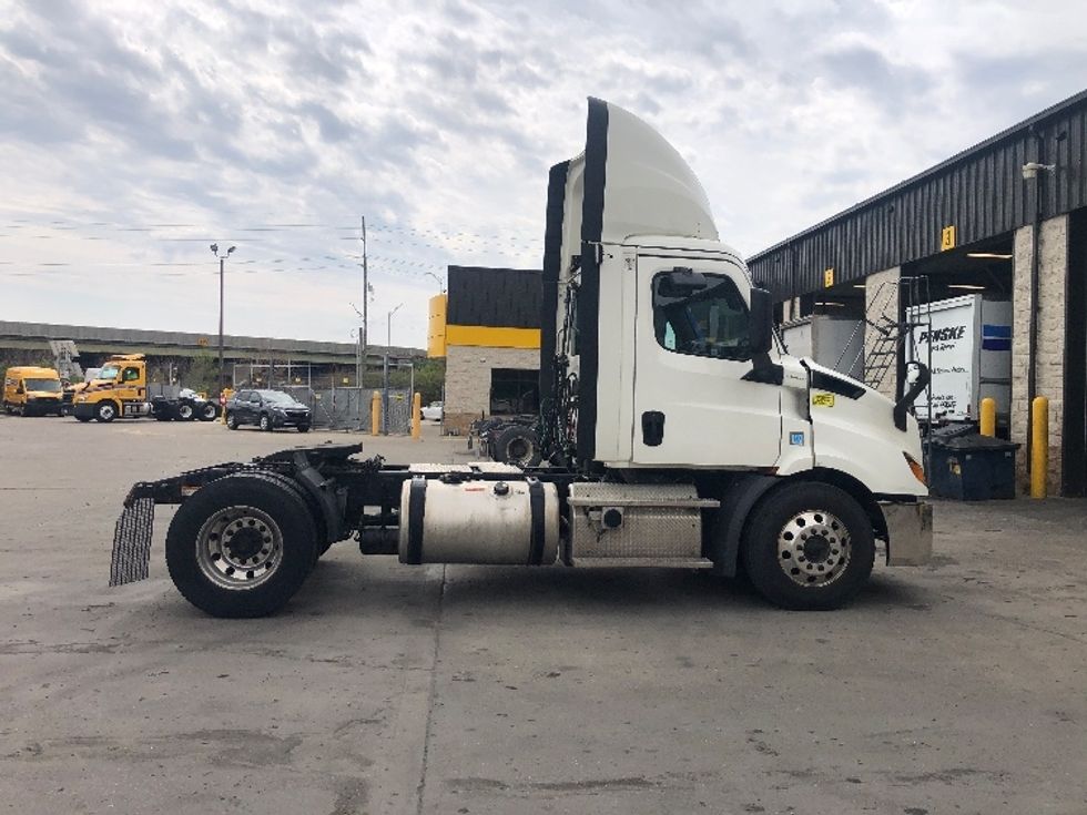Day Cab Tractor-Heavy Duty Tractors-Freightliner-2019-T11642ST-Piqua-OH-733,714\n\t\tmiles-$ 23,000 - Image 8