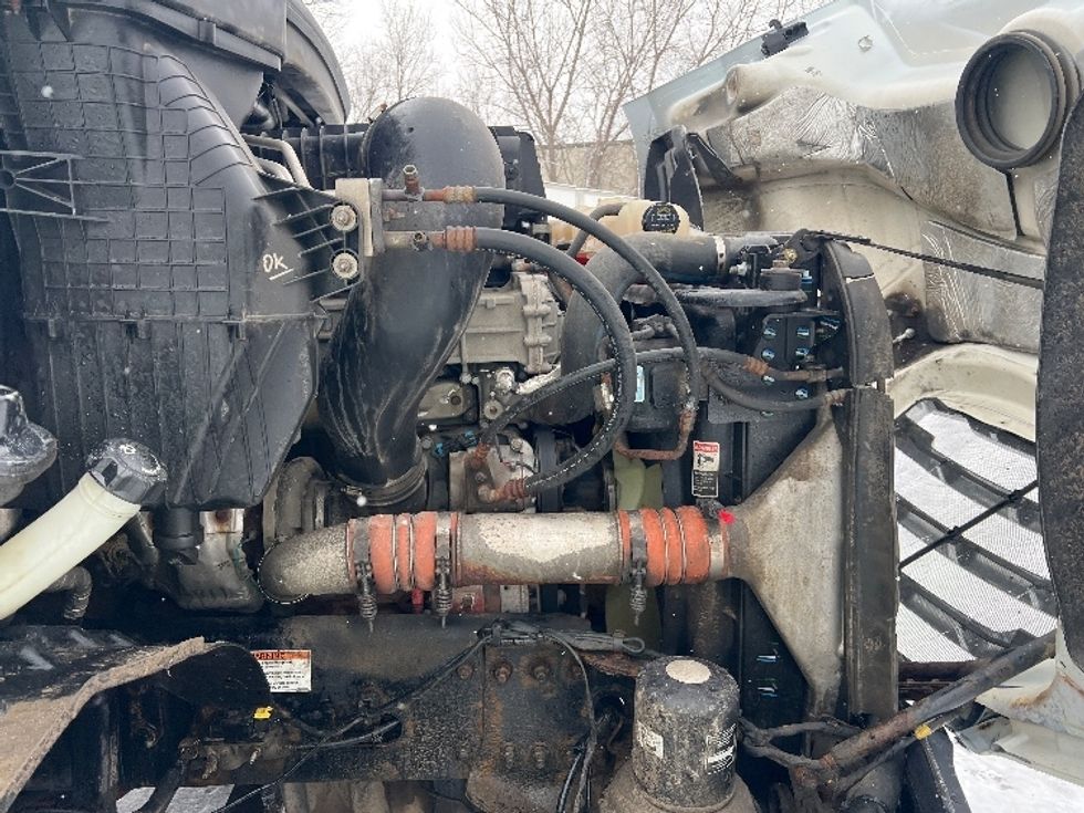 Day Cab Tractor-Heavy Duty Tractors-Freightliner-2019-T11642ST-Rochester-NY-294,027\n\t\tmiles-$ 42,500 - Image 15