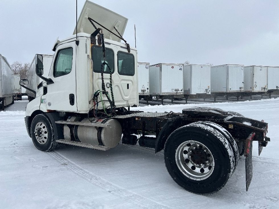Day Cab Tractor-Heavy Duty Tractors-Freightliner-2019-T11642ST-Rochester-NY-294,027\n\t\tmiles-$ 42,500 - Image 5