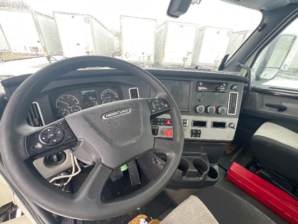 Day Cab Tractor-Heavy Duty Tractors-Freightliner-2019-T11642ST-Rochester-NY-294,153\n\t\tmiles-$ 12,000 - Image 11