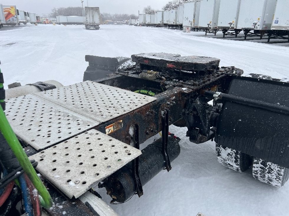 Day Cab Tractor-Heavy Duty Tractors-Freightliner-2019-T11642ST-Rochester-NY-294,153\n\t\tmiles-$ 12,000 - Image 17