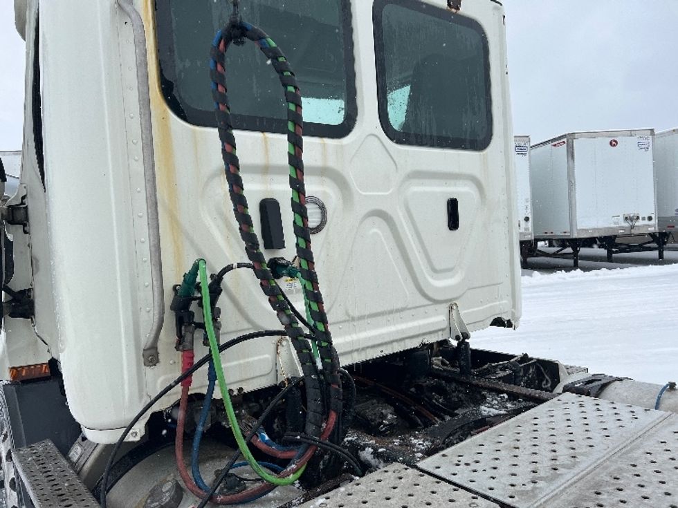 Day Cab Tractor-Heavy Duty Tractors-Freightliner-2019-T11642ST-Rochester-NY-294,153\n\t\tmiles-$ 12,000 - Image 18
