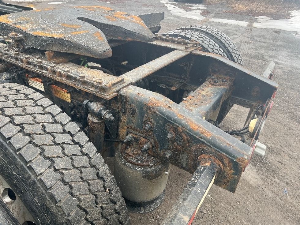 Day Cab Tractor-Heavy Duty Tractors-Freightliner-2019-T11642ST-Rochester-NY-331,507\n\t\tmiles-$ 39,000 - Image 19