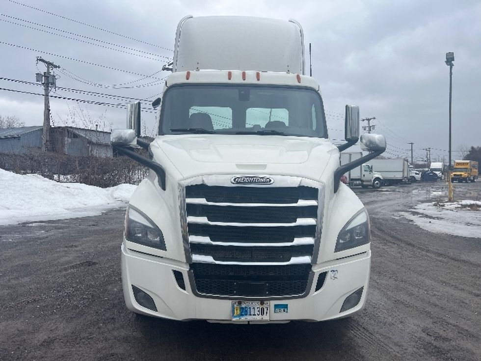 2019 Freightliner Cascadia 116" Day cab photo 2