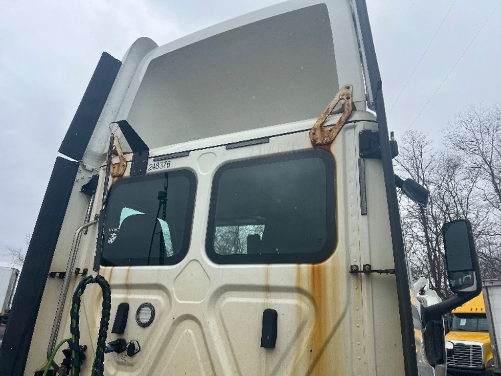 Day Cab Tractor-Heavy Duty Tractors-Freightliner-2019-T11642ST-Rochester-NY-331,507\n\t\tmiles-$ 39,000 - Image 21