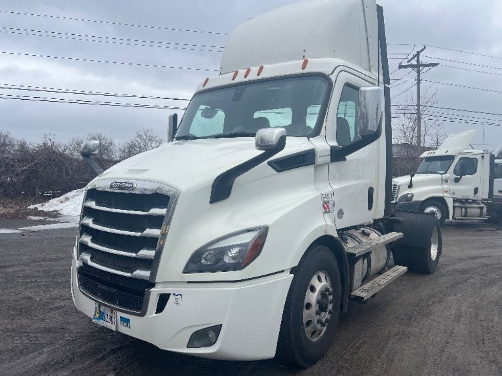 2019 Freightliner Cascadia 116" Day cab photo 3