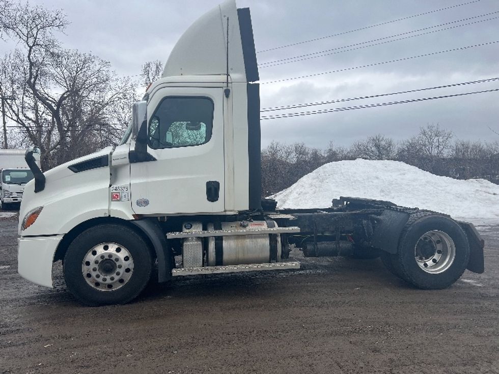 2019 Freightliner Cascadia 116" Day cab photo 4