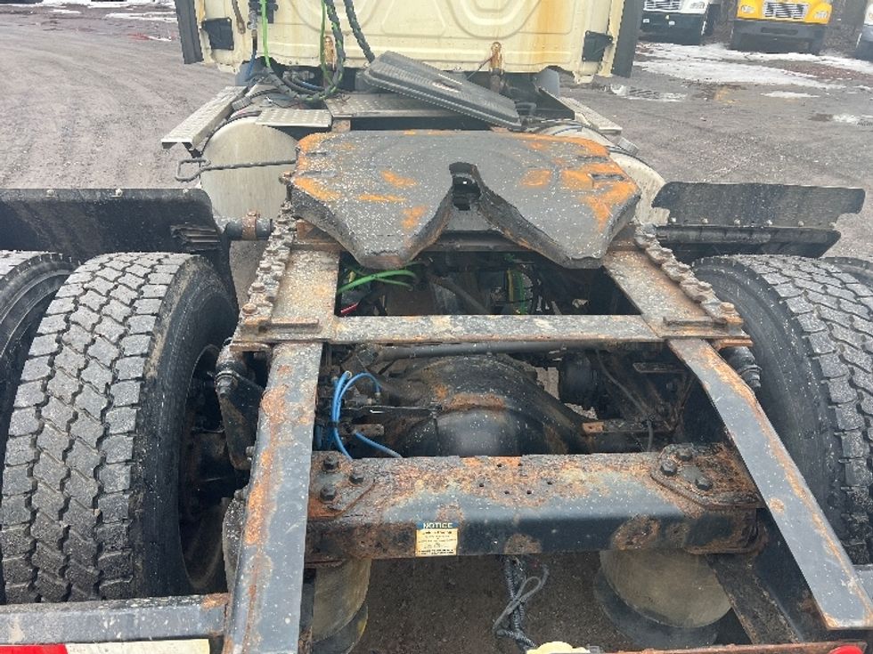 Day Cab Tractor-Heavy Duty Tractors-Freightliner-2019-T11642ST-Rochester-NY-331,507\n\t\tmiles-$ 39,000 - Image 6