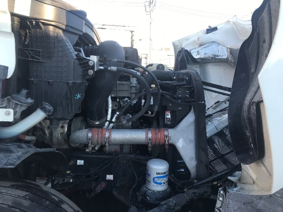 Day Cab Tractor-Heavy Duty Tractors-Freightliner-2019-T11642ST-Saint Louis-MO-698,020\n\t\tmiles-$ 23,500 - Image 15