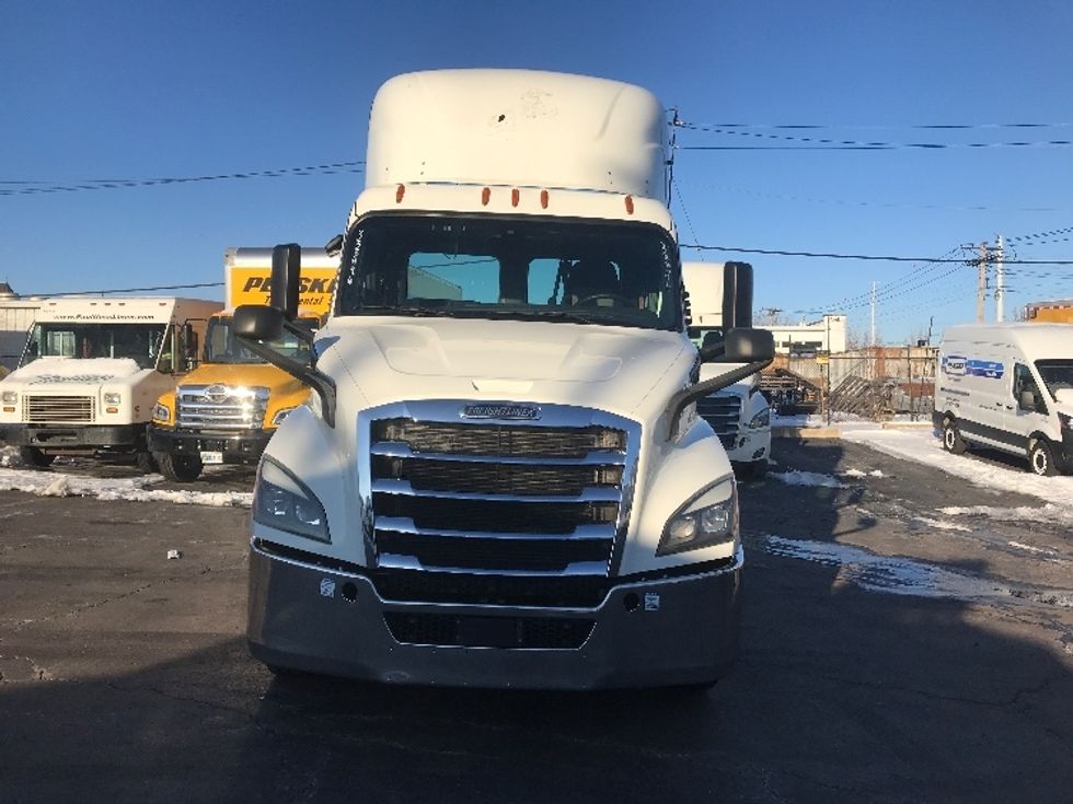 Day Cab Tractor-Heavy Duty Tractors-Freightliner-2019-T11642ST-Saint Louis-MO-698,020\n\t\tmiles-$ 23,500 - Image 2