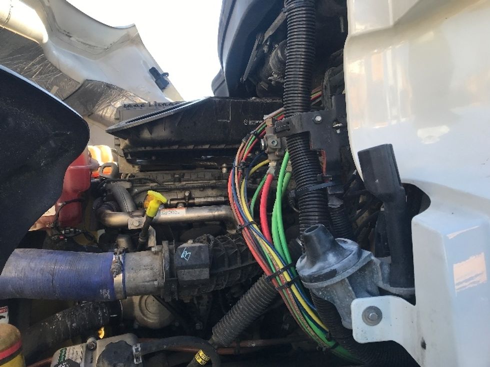 Day Cab Tractor-Heavy Duty Tractors-Freightliner-2019-T11642ST-Saint Louis-MO-863,654\n\t\tmiles-$ 22,500 - Image 16