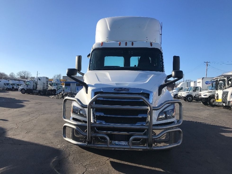 Day Cab Tractor-Heavy Duty Tractors-Freightliner-2019-T11642ST-Saint Louis-MO-863,654\n\t\tmiles-$ 22,500 - Image 2