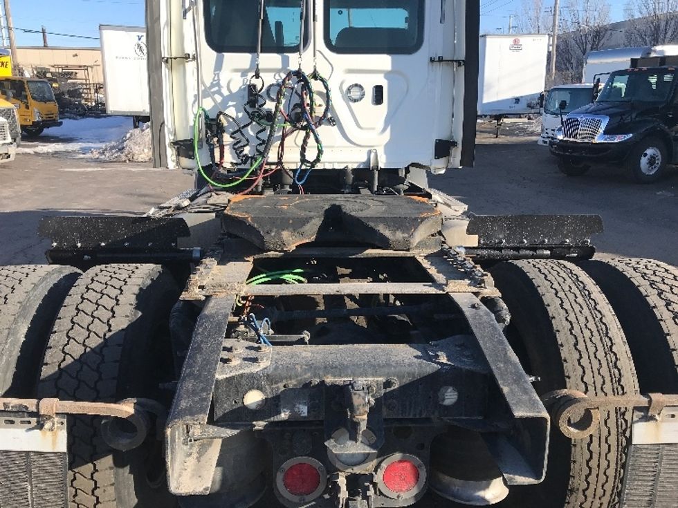 Day Cab Tractor-Heavy Duty Tractors-Freightliner-2019-T11642ST-Saint Louis-MO-863,654\n\t\tmiles-$ 22,500 - Image 6