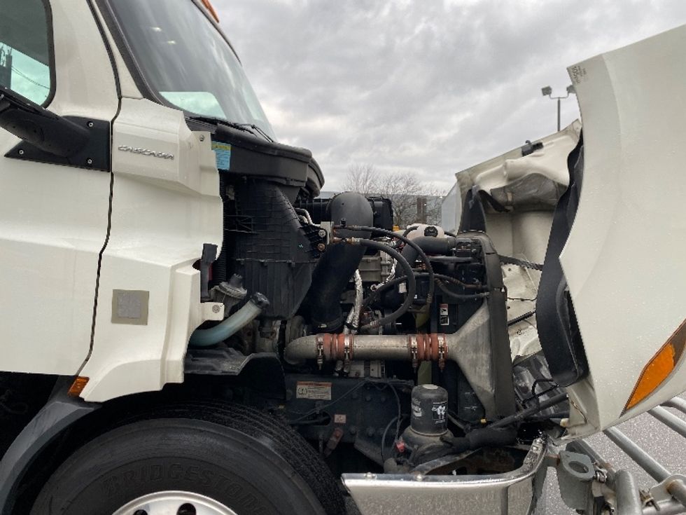 Day Cab Tractor-Heavy Duty Tractors-Freightliner-2019-T11642ST-South Bend-IN-472,939\n\t\tmiles-$ 35,250 - Image 15