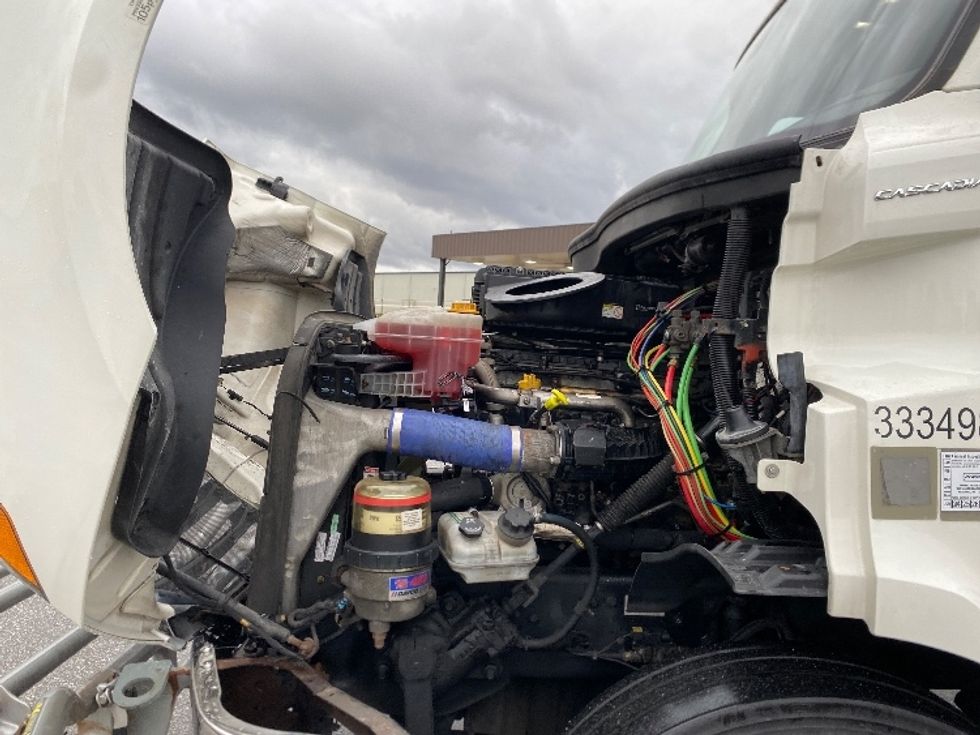 Day Cab Tractor-Heavy Duty Tractors-Freightliner-2019-T11642ST-South Bend-IN-472,939\n\t\tmiles-$ 35,250 - Image 16