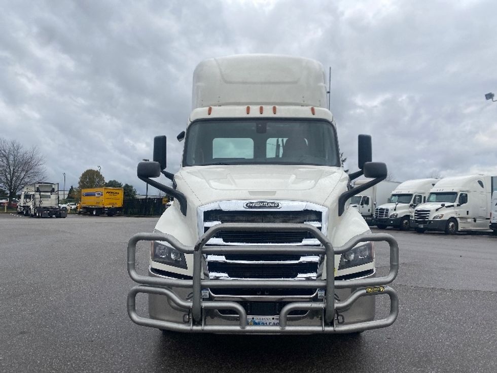 Day Cab Tractor-Heavy Duty Tractors-Freightliner-2019-T11642ST-South Bend-IN-472,939\n\t\tmiles-$ 35,250 - Image 2