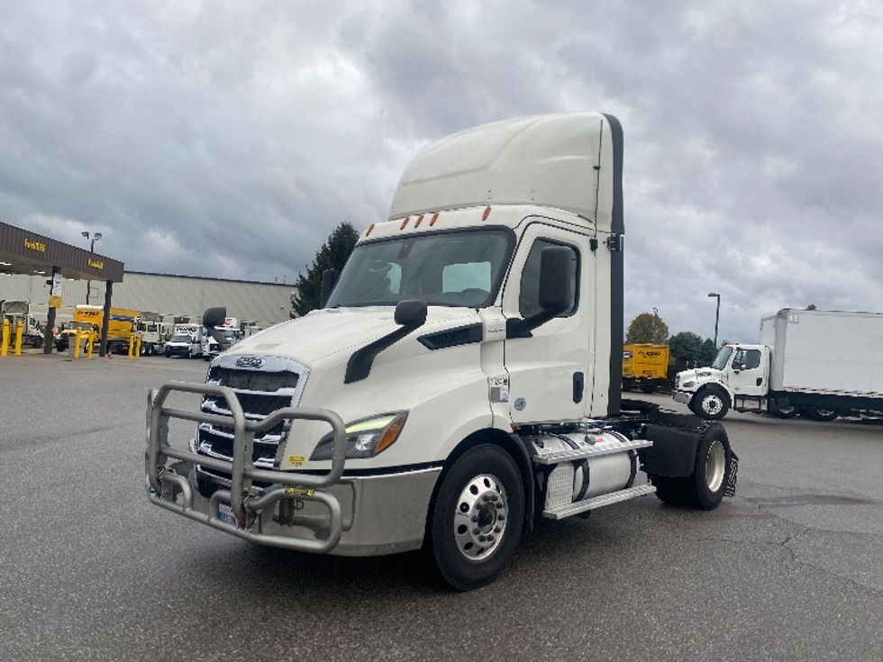 Day Cab Tractor-Heavy Duty Tractors-Freightliner-2019-T11642ST-South Bend-IN-472,939\n\t\tmiles-$ 35,250 - Image 3