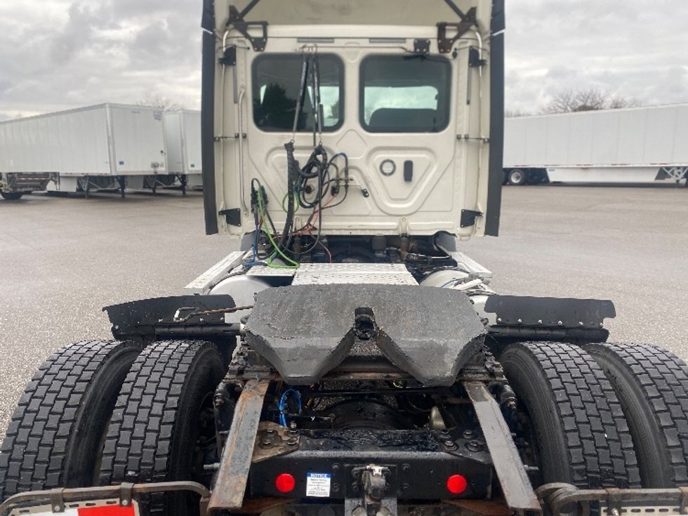 Day Cab Tractor-Heavy Duty Tractors-Freightliner-2019-T11642ST-South Bend-IN-472,939\n\t\tmiles-$ 35,250 - Image 6