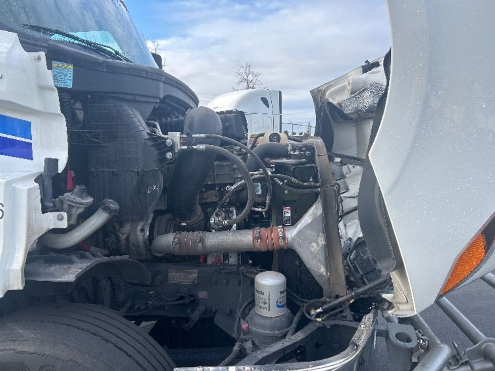 Day Cab Tractor-Heavy Duty Tractors-Freightliner-2019-T11642ST-Stockton-CA-291,763\n\t\tmiles-$ 41,250 - Image 15