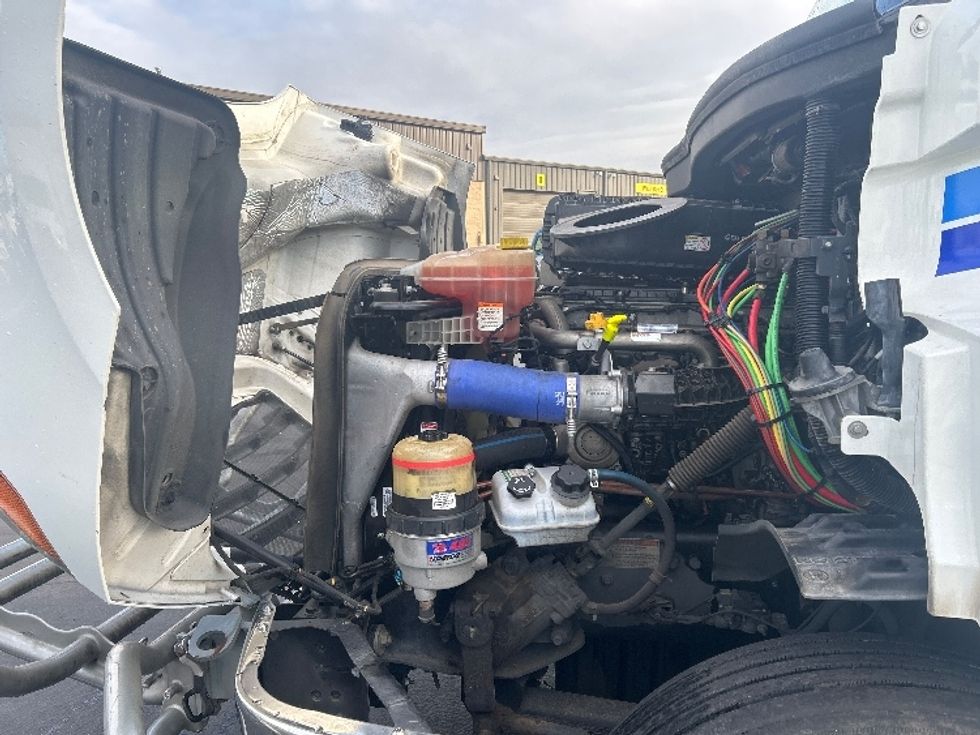 Day Cab Tractor-Heavy Duty Tractors-Freightliner-2019-T11642ST-Stockton-CA-291,763\n\t\tmiles-$ 41,250 - Image 16