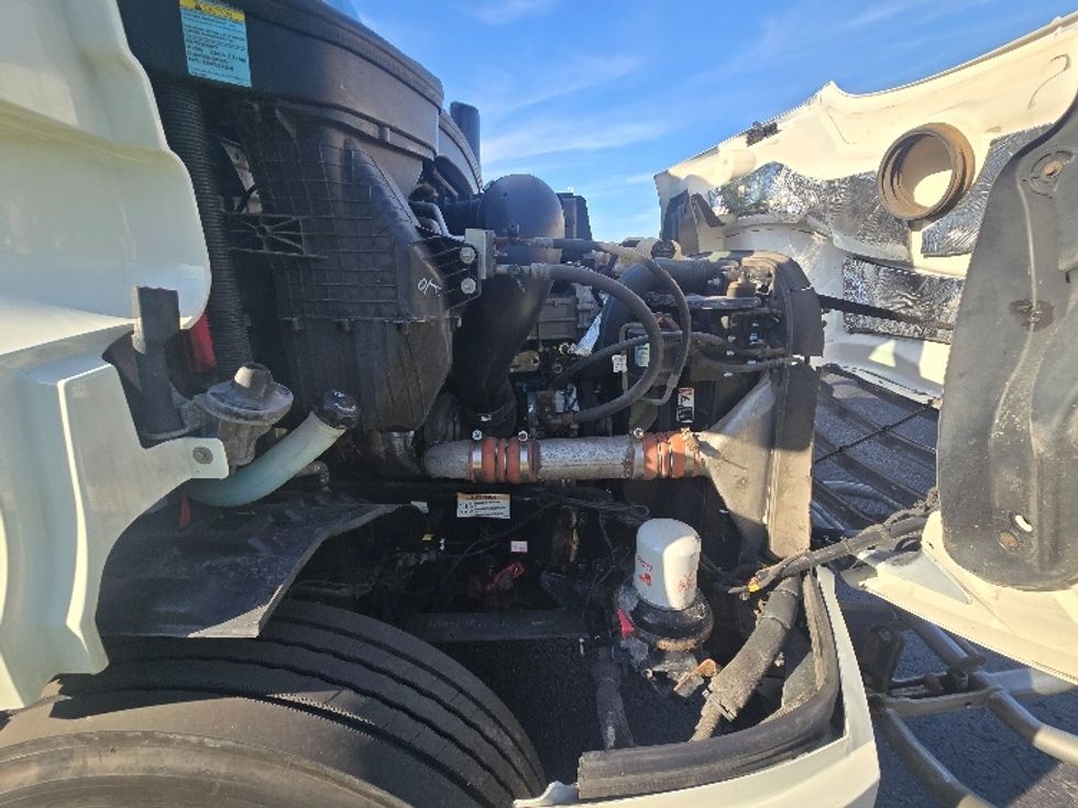 Day Cab Tractor-Heavy Duty Tractors-Freightliner-2019-T11642ST-White Deer-PA-633,173\n\t\tmiles-$ 21,500 - Image 15