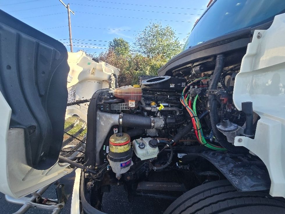 Day Cab Tractor-Heavy Duty Tractors-Freightliner-2019-T11642ST-White Deer-PA-633,173\n\t\tmiles-$ 21,500 - Image 16