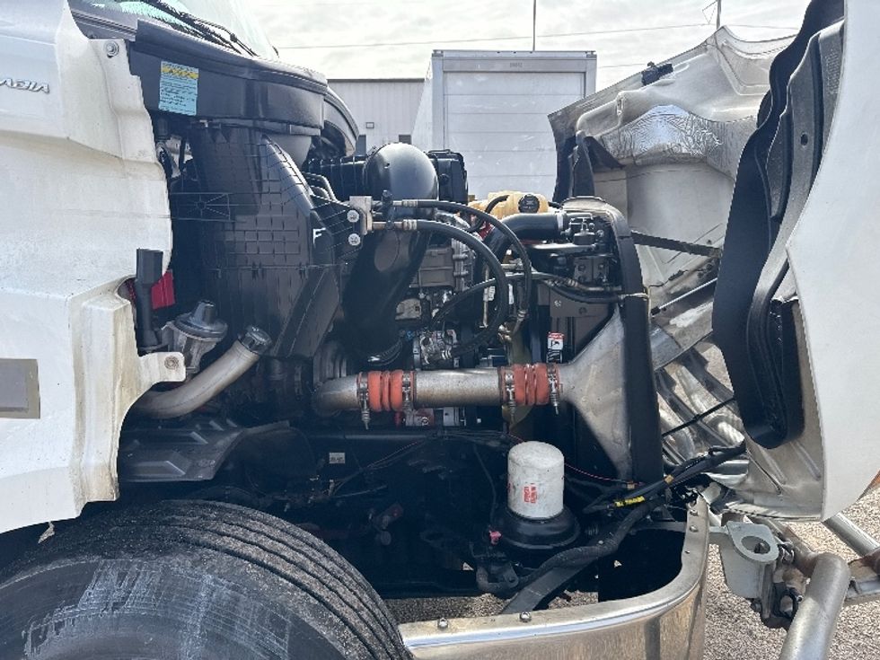 Day Cab Tractor-Heavy Duty Tractors-Freightliner-2019-T11662ST-Dallas-TX-699,771\n\t\tmiles-$ 28,000 - Image 15